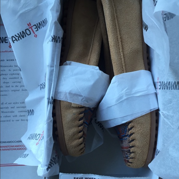 SOLD SOLD Minnetonka taupe 7 El Paso 2 moc - Picture 5 of 6